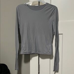 Abercrombie & Fitch Gray Long Sleeve Tee
